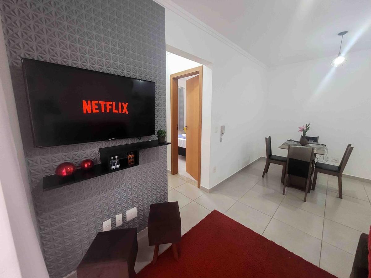 Bem No Centro, Cozinha Completa, Varanda E Garagem Poços de Caldas Exteriör bild