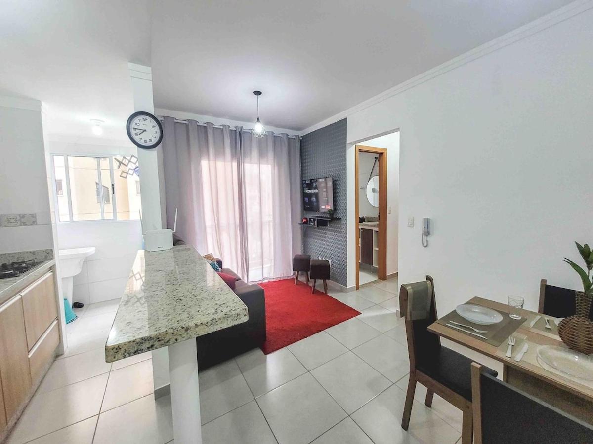 Bem No Centro, Cozinha Completa, Varanda E Garagem Poços de Caldas Exteriör bild
